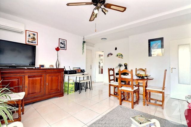 Appartement F3 à vendre - 3 pièces - 58,25 m2 - Frejus - 83 - PROVENCE-ALPES-COTE-D-AZUR