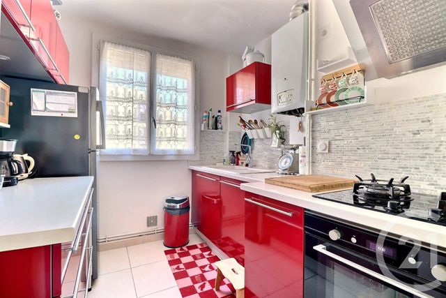 Appartement F3 à vendre - 3 pièces - 58,25 m2 - Frejus - 83 - PROVENCE-ALPES-COTE-D-AZUR