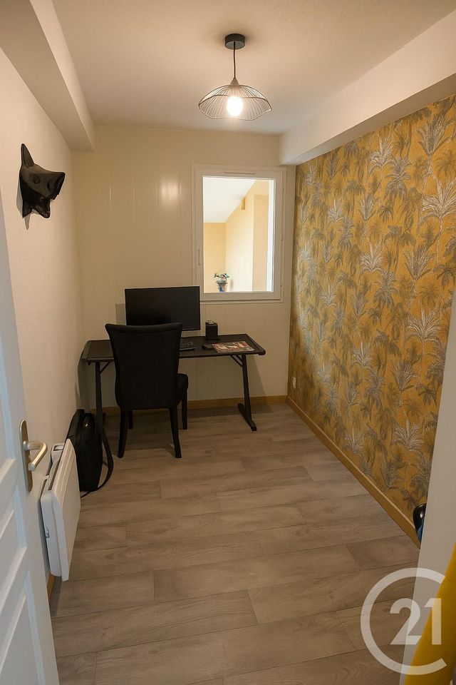 Appartement T3 à vendre - 3 pièces - 46,44 m2 - Frejus - 83 - PROVENCE-ALPES-COTE-D-AZUR