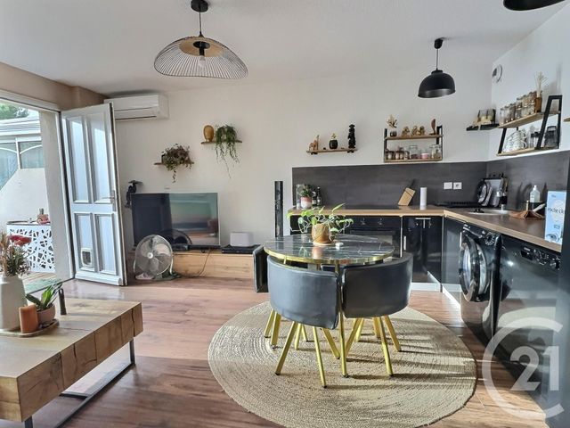 Appartement T3 à vendre - 3 pièces - 46,44 m2 - Frejus - 83 - PROVENCE-ALPES-COTE-D-AZUR