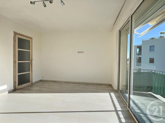 Appartement à vendre - 4 pièces - 70,88 m2 - Frejus - 83 - PROVENCE-ALPES-COTE-D-AZUR