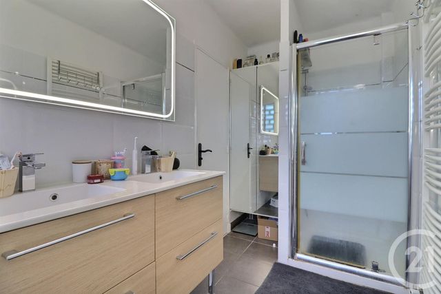 Appartement T4 &agrave; vendre - 4 pi&egrave;ces - 68,19 m2 - St Raphael - 83 - PROVENCE-ALPES-COTE-D-AZUR