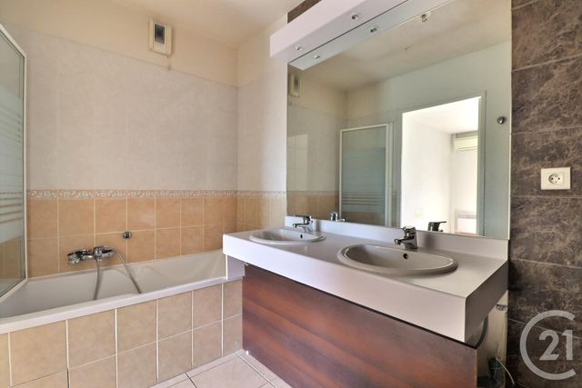 Appartement T4 &agrave; vendre - 4 pi&egrave;ces - 83 m2 - Frejus - 83 - PROVENCE-ALPES-COTE-D-AZUR