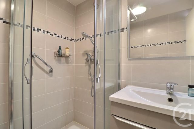 Appartement T4 &agrave; vendre - 4 pi&egrave;ces - 83 m2 - Frejus - 83 - PROVENCE-ALPES-COTE-D-AZUR