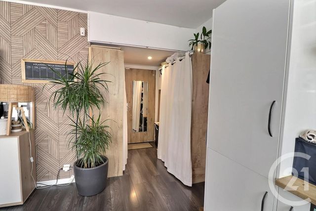 Appartement Studio &agrave; vendre - 1 pi&egrave;ce - 31 m2 - St Raphael - 83 - PROVENCE-ALPES-COTE-D-AZUR