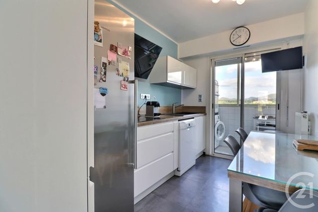 Appartement T3 &agrave; vendre - 3 pi&egrave;ces - 62,15 m2 - St Raphael - 83 - PROVENCE-ALPES-COTE-D-AZUR
