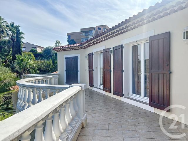 Maison à vendre - 8 pièces - 401 m2 - Villeneuve Loubet - 06 - PROVENCE-ALPES-COTE-D-AZUR