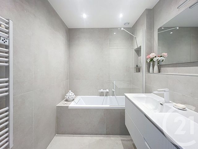 Appartement F4 à vendre - 4 pièces - 95,55 m2 - Villeneuve Loubet - 06 - PROVENCE-ALPES-COTE-D-AZUR