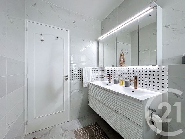 Appartement F4 à vendre - 4 pièces - 91,93 m2 - Villeneuve Loubet - 06 - PROVENCE-ALPES-COTE-D-AZUR