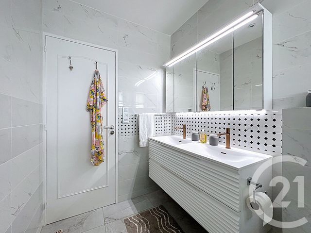 Appartement F4 à vendre - 4 pièces - 91,93 m2 - Villeneuve Loubet - 06 - PROVENCE-ALPES-COTE-D-AZUR