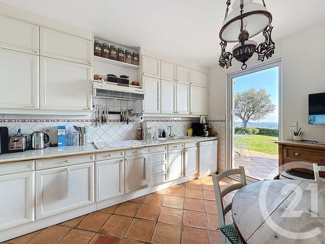 Maison à vendre - 6 pièces - 200 m2 - Villeneuve Loubet - 06 - PROVENCE-ALPES-COTE-D-AZUR