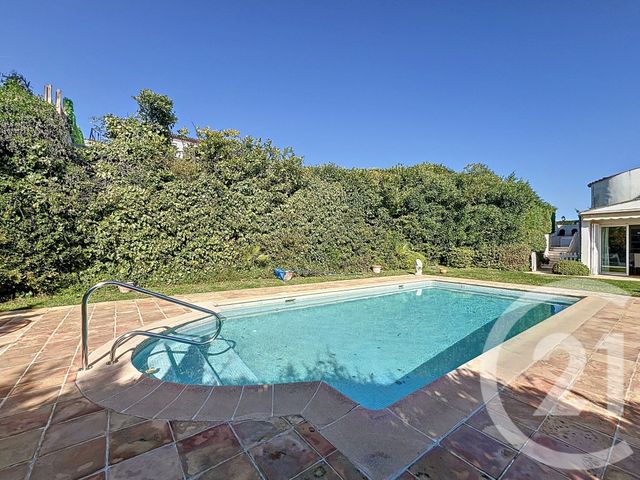 Maison à vendre - 6 pièces - 200 m2 - Villeneuve Loubet - 06 - PROVENCE-ALPES-COTE-D-AZUR