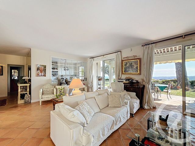 Maison à vendre - 6 pièces - 200 m2 - Villeneuve Loubet - 06 - PROVENCE-ALPES-COTE-D-AZUR
