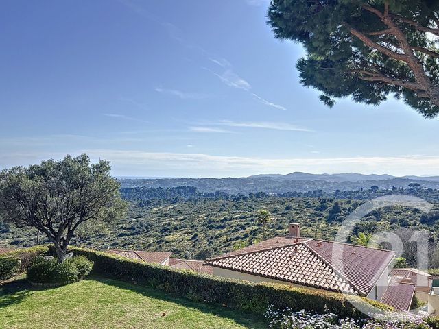 Maison à vendre - 6 pièces - 200 m2 - Villeneuve Loubet - 06 - PROVENCE-ALPES-COTE-D-AZUR