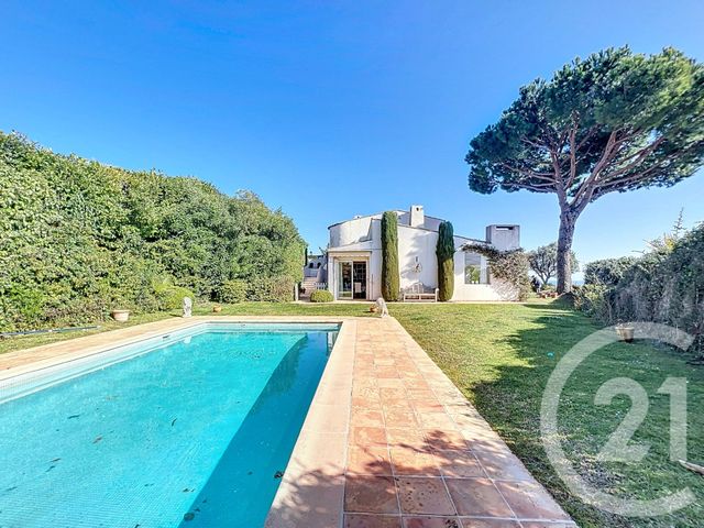 Maison à vendre - 6 pièces - 200 m2 - Villeneuve Loubet - 06 - PROVENCE-ALPES-COTE-D-AZUR