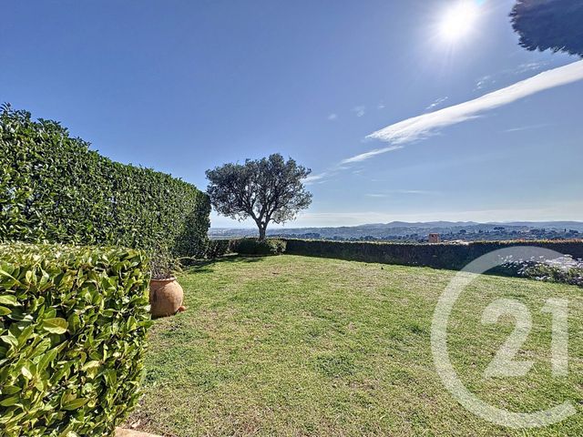 Maison à vendre - 6 pièces - 200 m2 - Villeneuve Loubet - 06 - PROVENCE-ALPES-COTE-D-AZUR