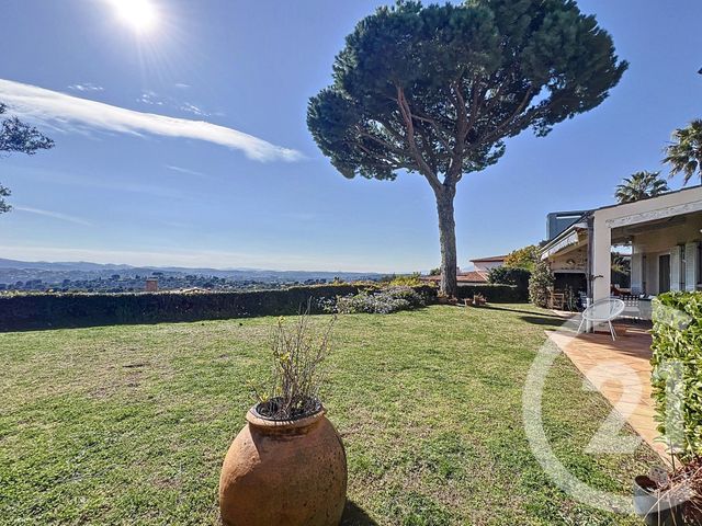 Maison à vendre - 6 pièces - 200 m2 - Villeneuve Loubet - 06 - PROVENCE-ALPES-COTE-D-AZUR