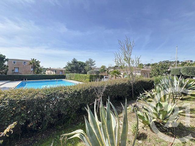 Appartement F3 à vendre - 3 pièces - 63 m2 - Villeneuve Loubet - 06 - PROVENCE-ALPES-COTE-D-AZUR