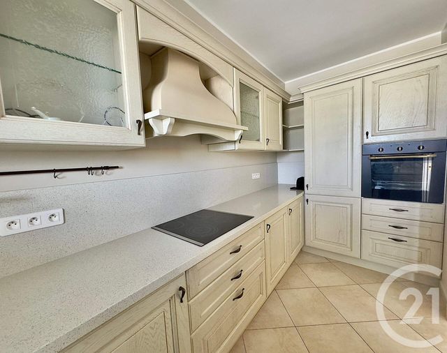 Appartement T4 à vendre - 4 pièces - 110 m2 - Villeneuve Loubet - 06 - PROVENCE-ALPES-COTE-D-AZUR