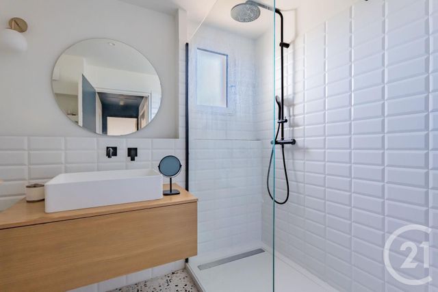 Appartement T3 à vendre - 3 pièces - 90 m2 - Villeneuve Loubet - 06 - PROVENCE-ALPES-COTE-D-AZUR