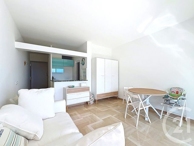 Appartement T1 &agrave; louer - 1 pi&egrave;ce - 29,65 m2 - Villeneuve Loubet - 06 - PROVENCE-ALPES-COTE-D-AZUR