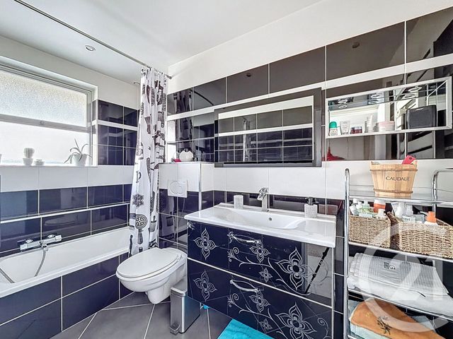 Appartement T3 &agrave; vendre - 3 pi&egrave;ces - 90 m2 - Villeneuve Loubet - 06 - PROVENCE-ALPES-COTE-D-AZUR