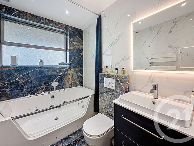 Appartement F3 &agrave; vendre - 3 pi&egrave;ces - 57 m2 - Villeneuve Loubet - 06 - PROVENCE-ALPES-COTE-D-AZUR