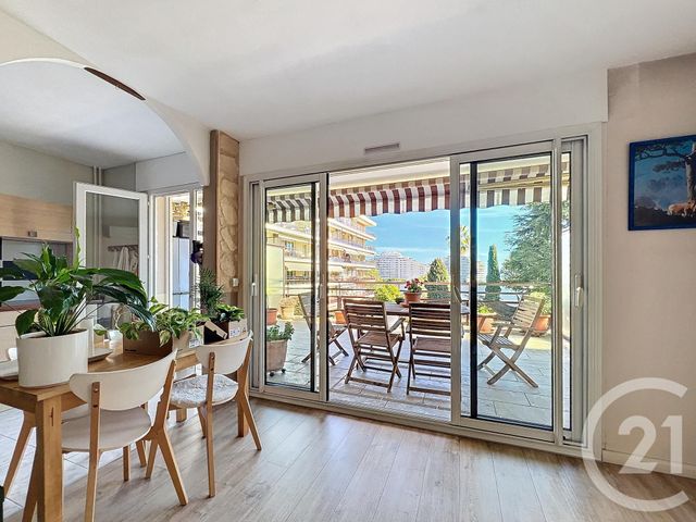 Appartement T2 &agrave; louer - 2 pi&egrave;ces - 52 m2 - Villeneuve Loubet - 06 - PROVENCE-ALPES-COTE-D-AZUR