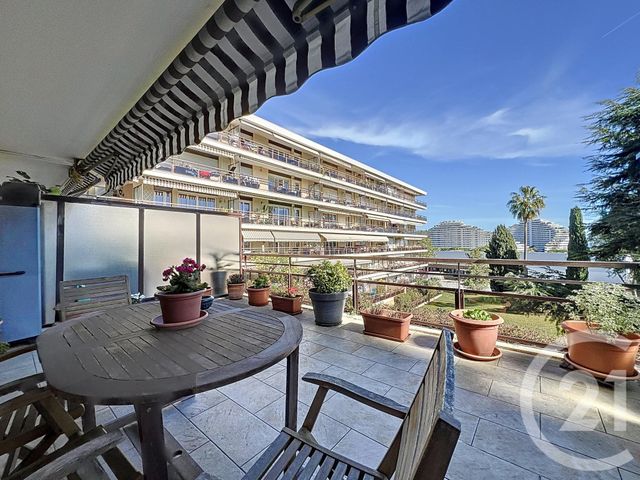 Appartement T2 &agrave; louer - 2 pi&egrave;ces - 52 m2 - Villeneuve Loubet - 06 - PROVENCE-ALPES-COTE-D-AZUR