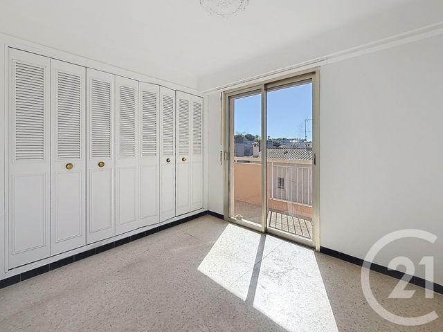 Appartement T2 &agrave; louer - 2 pi&egrave;ces - 41,39 m2 - Juan Les Pins - 06 - PROVENCE-ALPES-COTE-D-AZUR