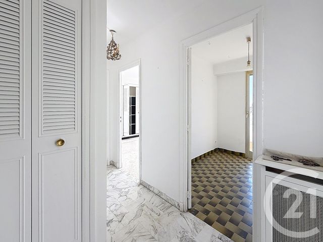 Appartement T2 &agrave; louer - 2 pi&egrave;ces - 41,39 m2 - Juan Les Pins - 06 - PROVENCE-ALPES-COTE-D-AZUR
