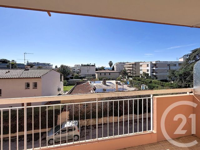 Appartement T2 &agrave; louer - 2 pi&egrave;ces - 41,39 m2 - Juan Les Pins - 06 - PROVENCE-ALPES-COTE-D-AZUR