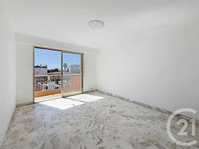 Appartement T2 &agrave; louer - 2 pi&egrave;ces - 41,39 m2 - Juan Les Pins - 06 - PROVENCE-ALPES-COTE-D-AZUR
