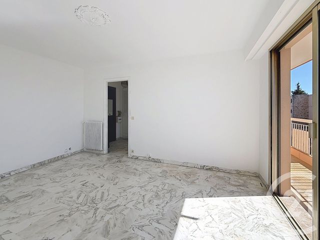 Appartement T2 &agrave; louer - 2 pi&egrave;ces - 41,39 m2 - Juan Les Pins - 06 - PROVENCE-ALPES-COTE-D-AZUR