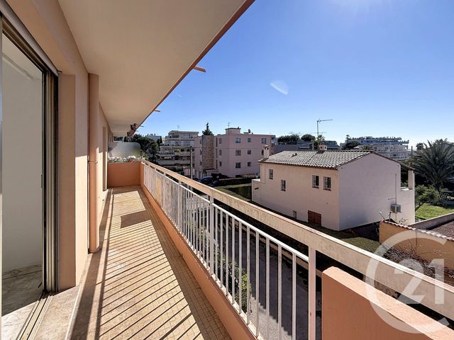 Appartement T2 &agrave; louer - 2 pi&egrave;ces - 41,39 m2 - Juan Les Pins - 06 - PROVENCE-ALPES-COTE-D-AZUR