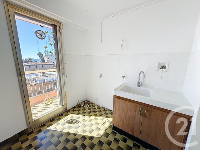 Appartement T2 &agrave; louer - 2 pi&egrave;ces - 41,39 m2 - Juan Les Pins - 06 - PROVENCE-ALPES-COTE-D-AZUR