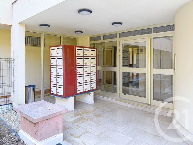 Appartement T2 &agrave; louer - 2 pi&egrave;ces - 35 m2 - Le Golfe Juan - 06 - PROVENCE-ALPES-COTE-D-AZUR