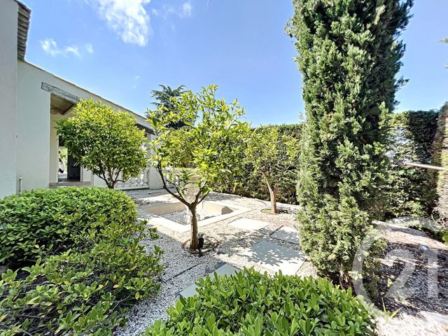 Maison à vendre - 6 pièces - 245 m2 - Villeneuve Loubet - 06 - PROVENCE-ALPES-COTE-D-AZUR