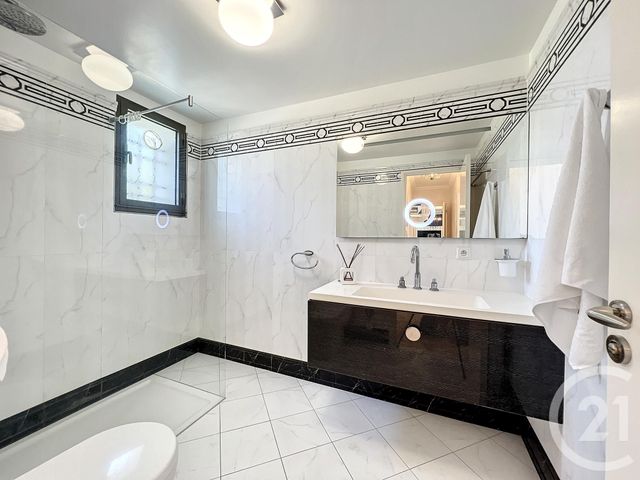 Maison à vendre - 6 pièces - 245 m2 - Villeneuve Loubet - 06 - PROVENCE-ALPES-COTE-D-AZUR