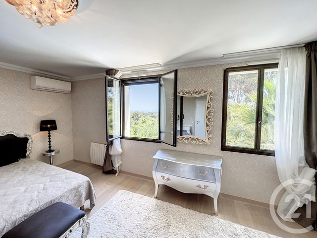 Maison à vendre - 6 pièces - 245 m2 - Villeneuve Loubet - 06 - PROVENCE-ALPES-COTE-D-AZUR