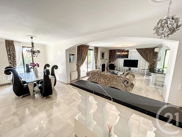 Maison à vendre - 6 pièces - 245 m2 - Villeneuve Loubet - 06 - PROVENCE-ALPES-COTE-D-AZUR