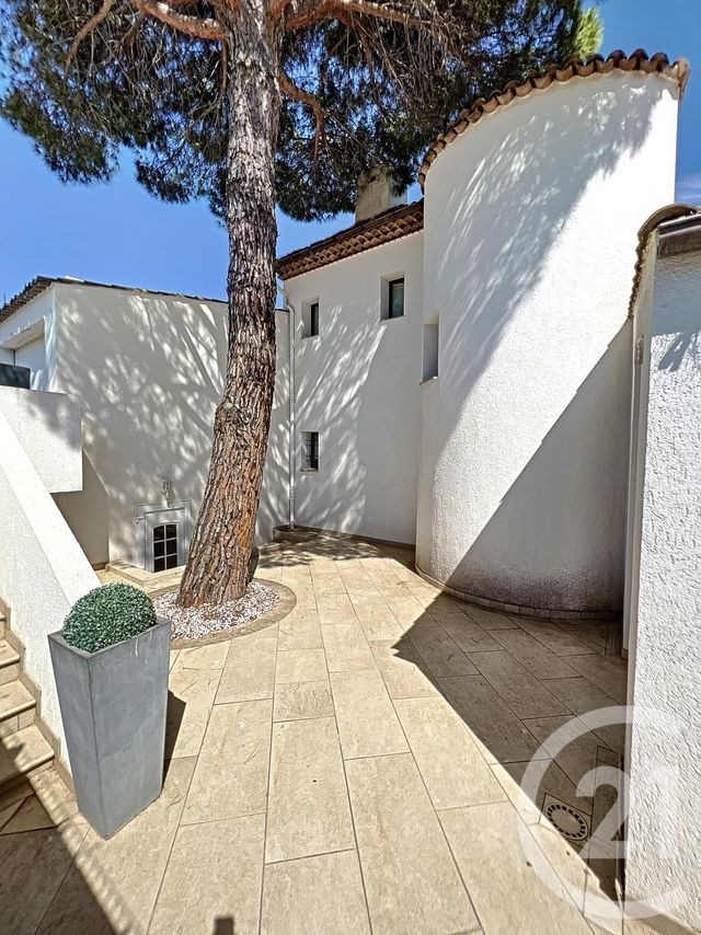 Maison à vendre - 5 pièces - 161 m2 - Villeneuve Loubet - 06 - PROVENCE-ALPES-COTE-D-AZUR