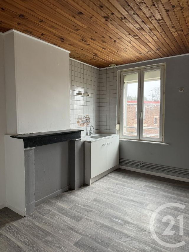Appartement F3 à louer - 3 pièces - 113,84 m2 - Mazingarbe - 62 - NORD-PAS-DE-CALAIS