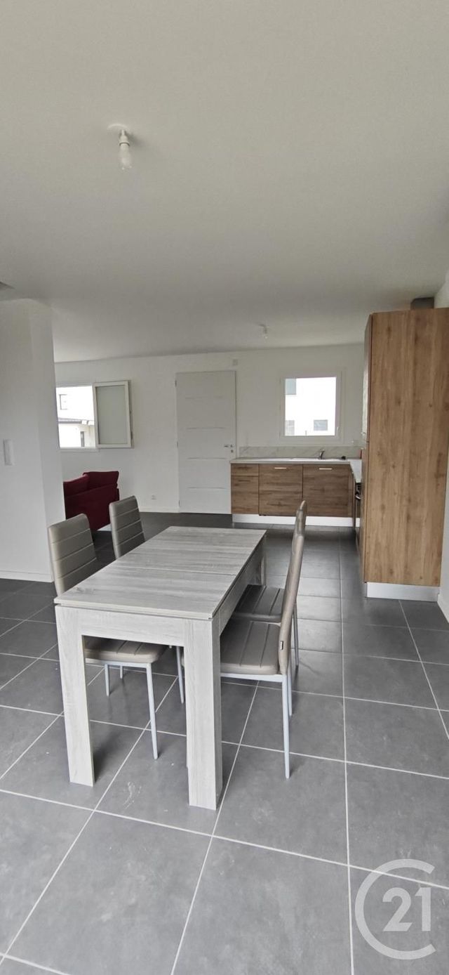 Maison &agrave; louer - 4 pi&egrave;ces - 85 m2 - Combourg - 35 - BRETAGNE