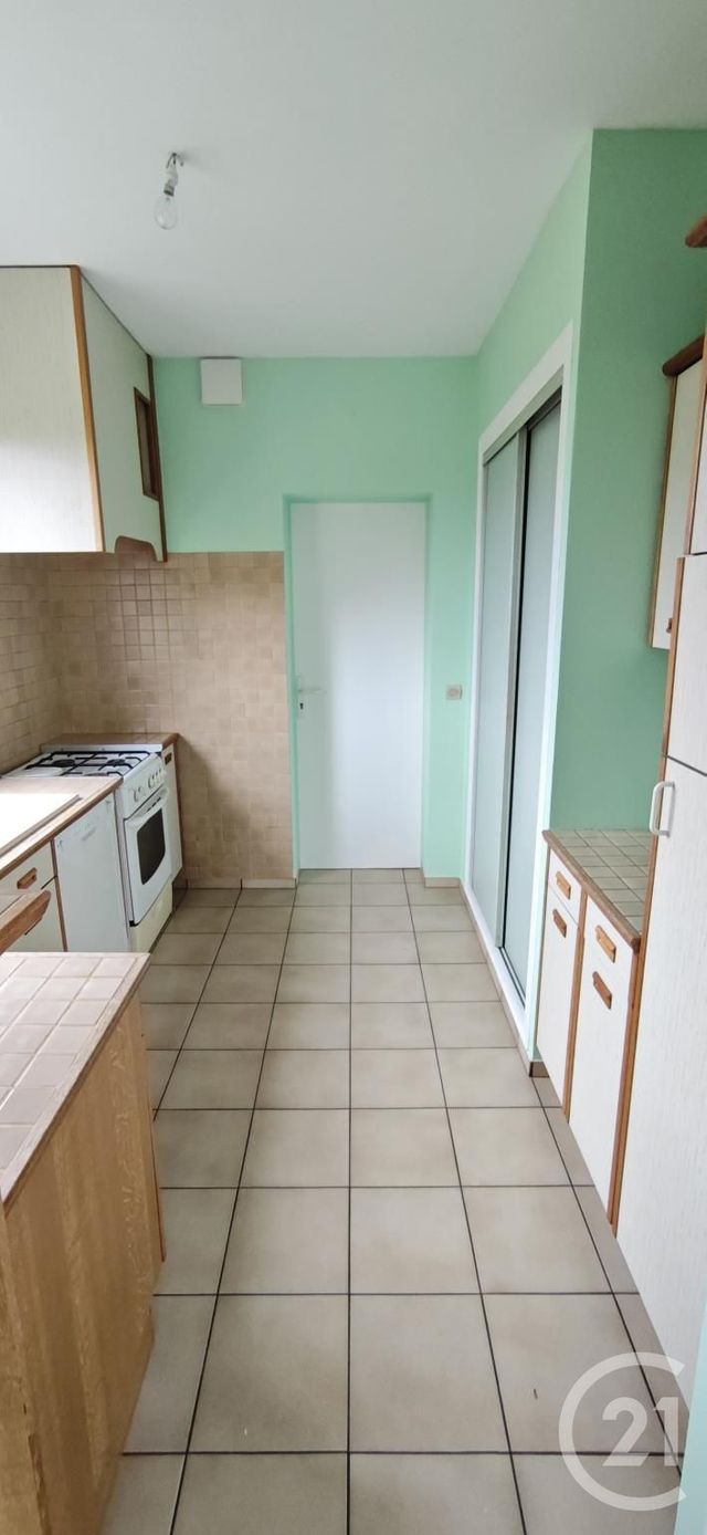 Maison &agrave; louer - 5 pi&egrave;ces - 1200 m2 - Combourg - 35 - BRETAGNE