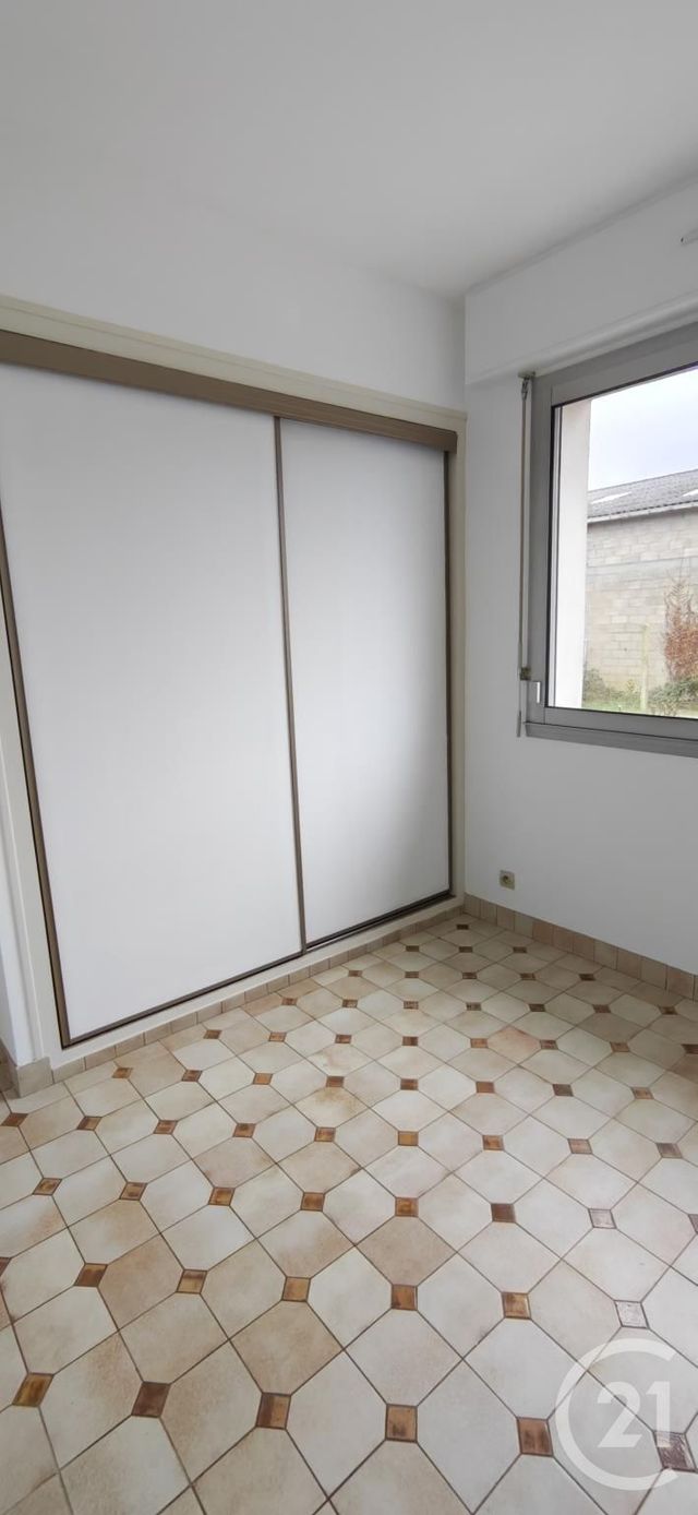 Maison &agrave; louer - 5 pi&egrave;ces - 1200 m2 - Combourg - 35 - BRETAGNE