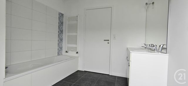 Appartement F4 &agrave; louer - 4 pi&egrave;ces - 85,54 m2 - Pleugueneuc - 35 - BRETAGNE