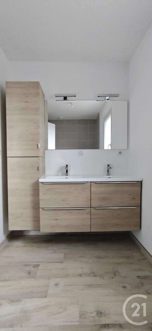 Maison &agrave; louer - 4 pi&egrave;ces - 104,32 m2 - Hede Bazouges - 35 - BRETAGNE