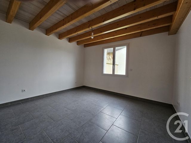 Maison &agrave; louer - 5 pi&egrave;ces - 144 m2 - Sassierges St Germain - 36 - CENTRE