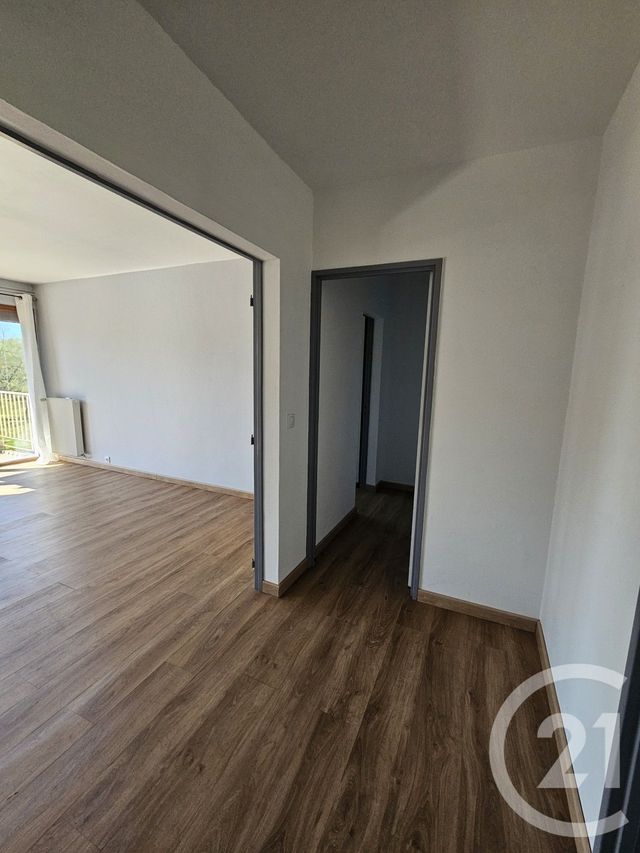 Appartement T3 &agrave; louer - 3 pi&egrave;ces - 73,40 m2 - Chateauroux - 36 - CENTRE